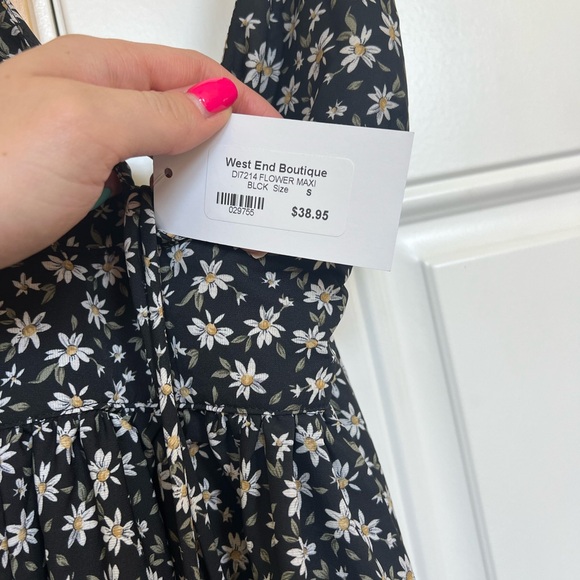 BNWT Black floral dress - Picture 5 of 6